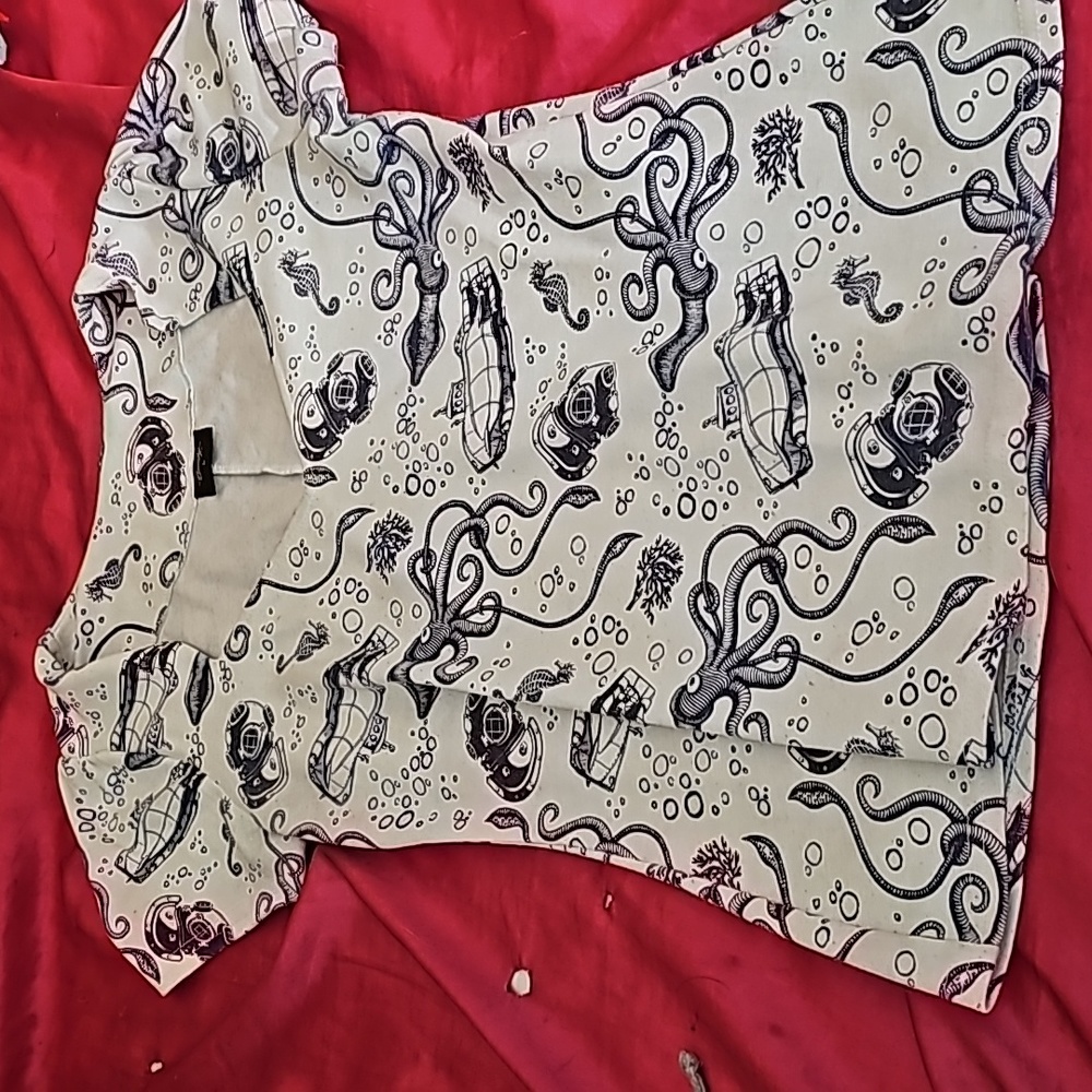 Never worn short sleeve thick material with a submarine octopus seahorse type
